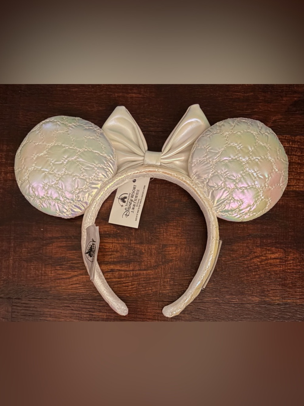 Loungefly Iridescent White Quilted Mouse Ear Headband with Bow - Picture 3 of 4